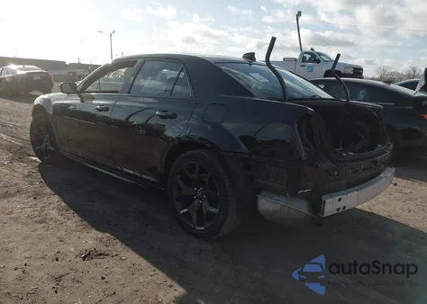 2022 Chrysler 300 S z USA, uszkodzony, nr VIN 2C3CCABT3NH107472